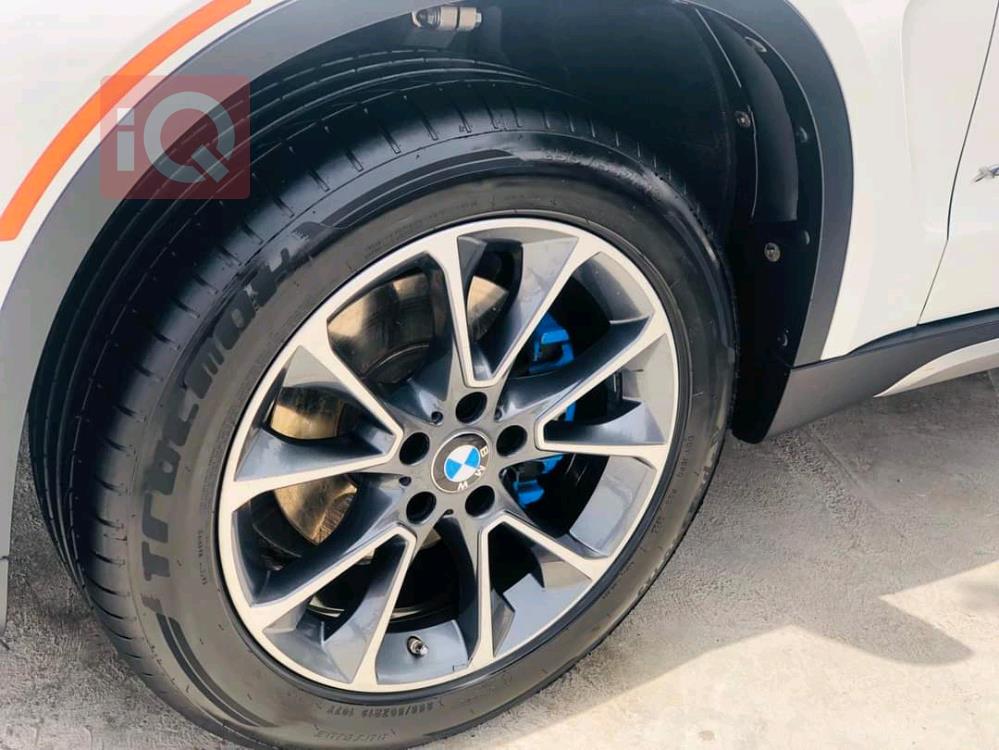 بی ئێم دەبڵیو X5